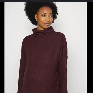 Size small gap maternity cowl dress in purple